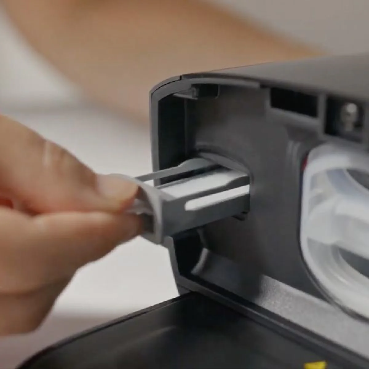 DreamStation 2 Auto CPAP with Humidifier - Image 9